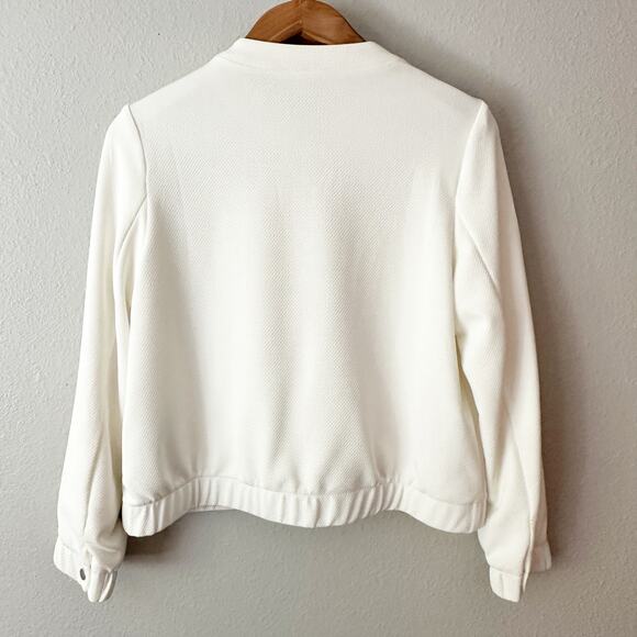 Chico's Size 1 Travelers Collection Textured Knit Bomber Jacket Women's Size Med - Picture 5 of 12